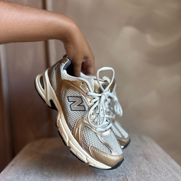 New Balance 530 \'Turtledove Gold
Metallic\' US Size 7 main image 4